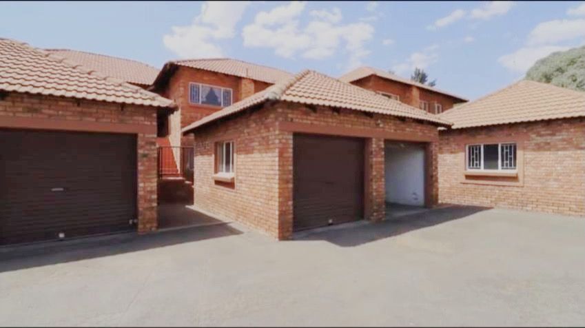 Upstairs 2 Bedroom Unit for Sale – Edleen, Kempton Park