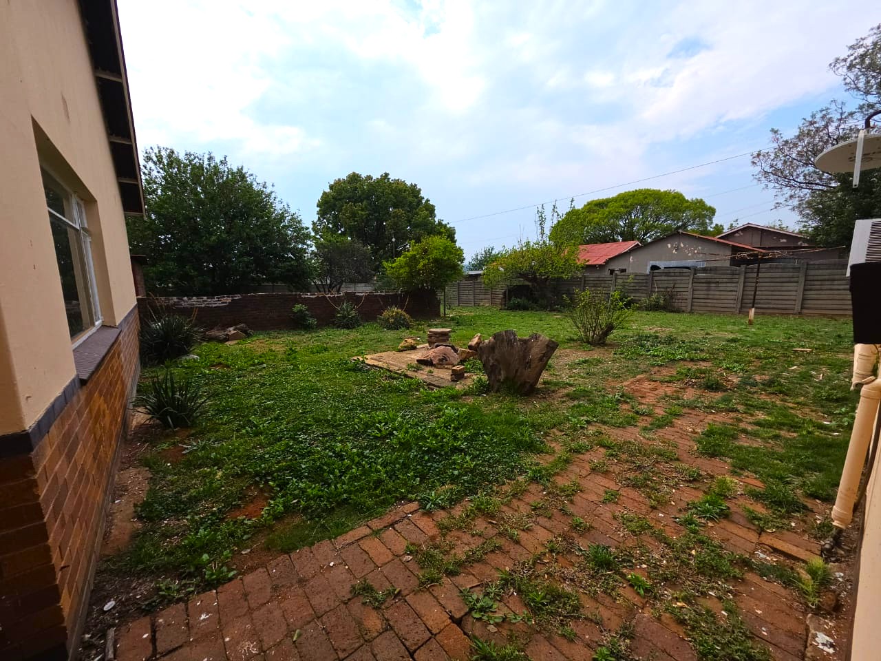 Spacious 3-Bedroom Home with Flatlet in Rensburg, Heidelberg